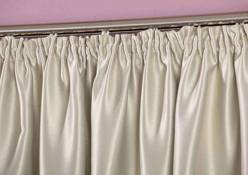 Schal_Satin_BadOben_02_01-scaled-1